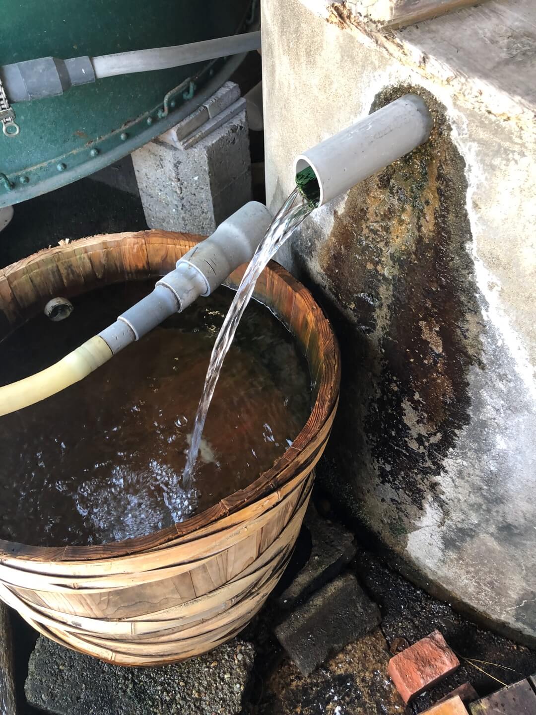 コンコンと湧き出ている地下水