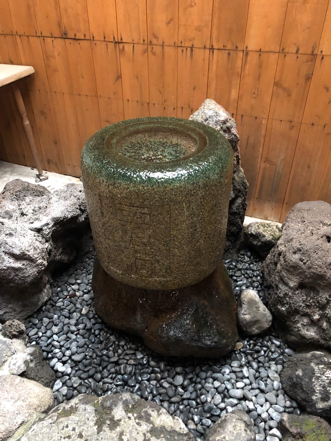 写真：湧き出している仕込み水