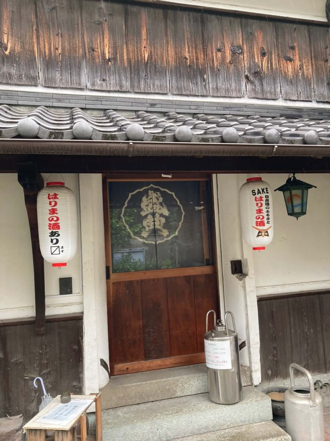 写真：入り口すぐの販売所