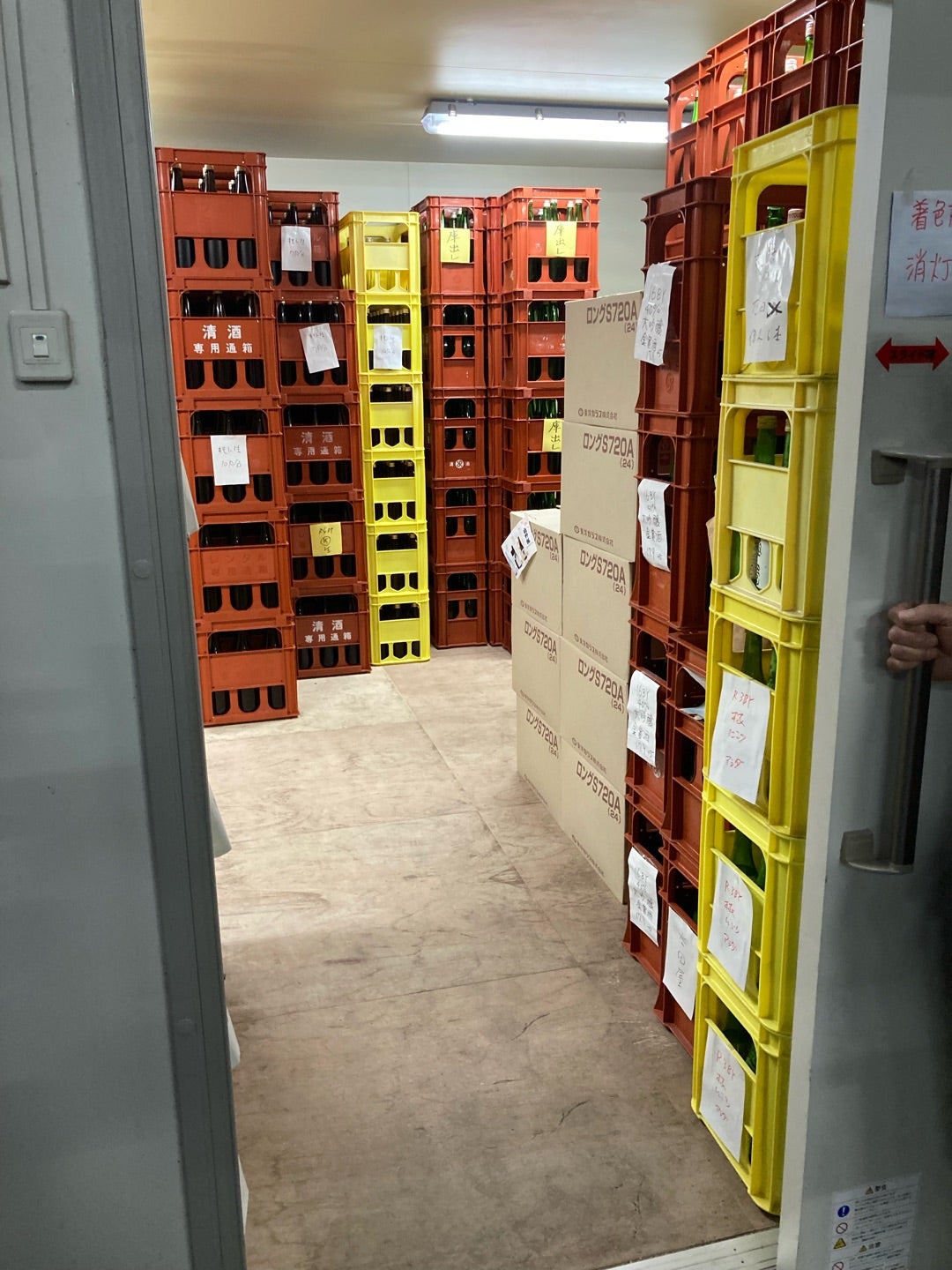 写真：貯蔵用の冷蔵庫