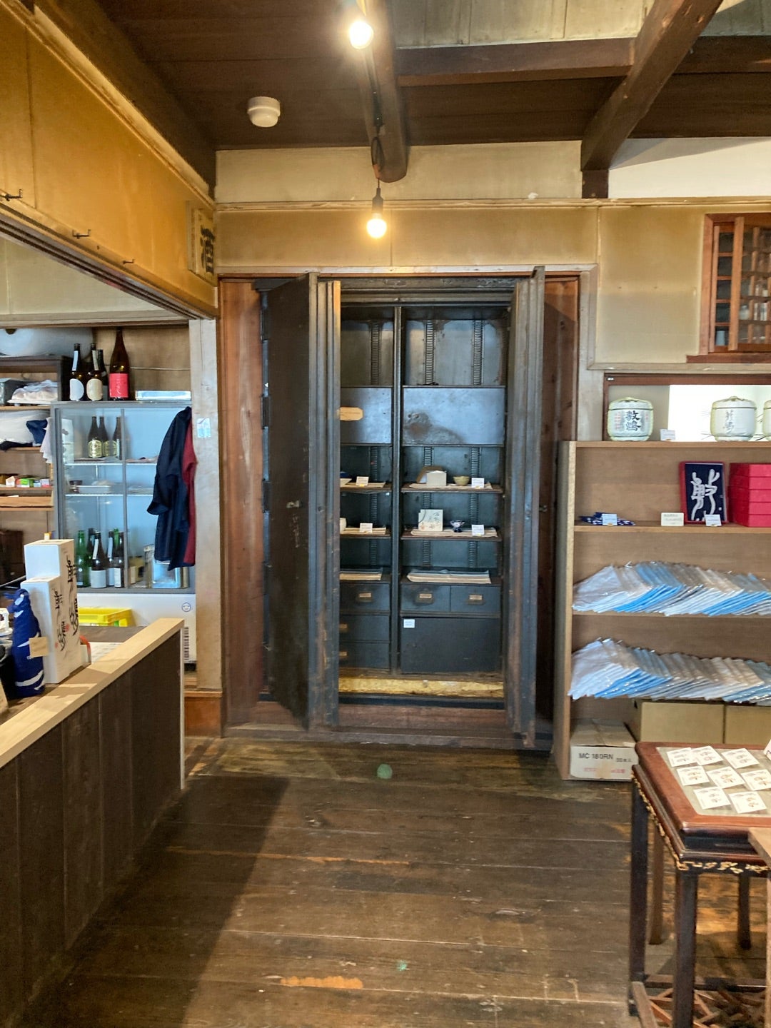 写真：エモい金庫