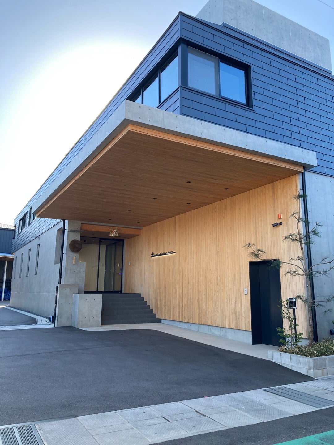 写真：オシャレな外観の蔵