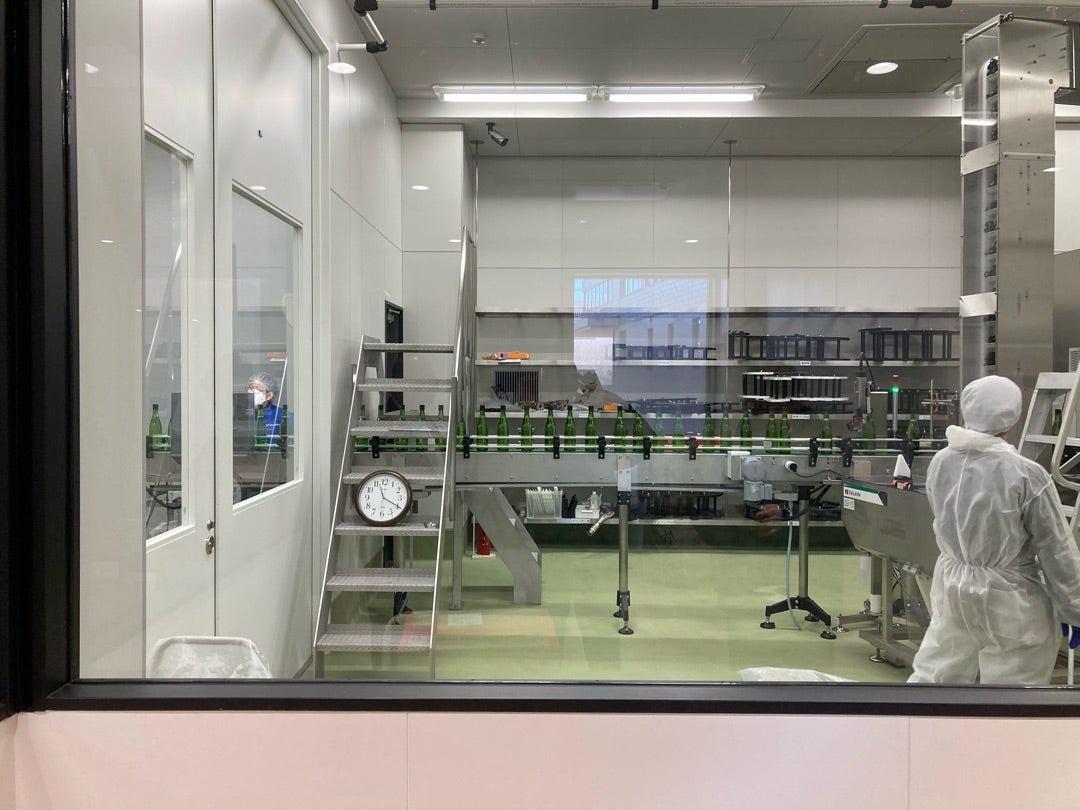 写真：瓶詰ライン