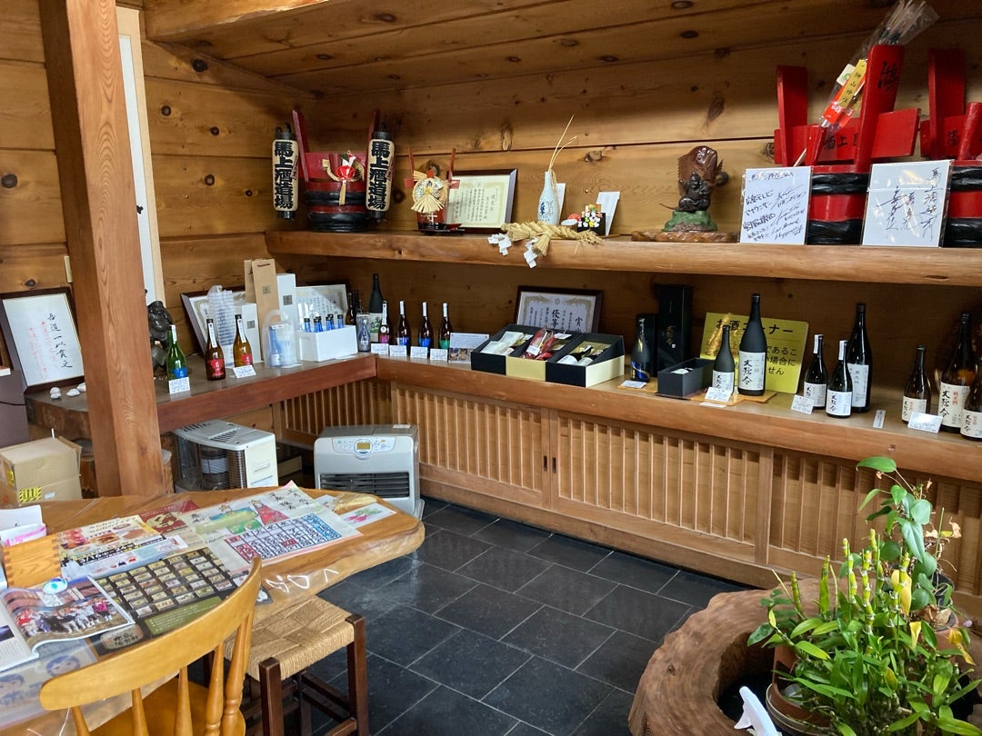 写真：入り口すぐの物販コーナー