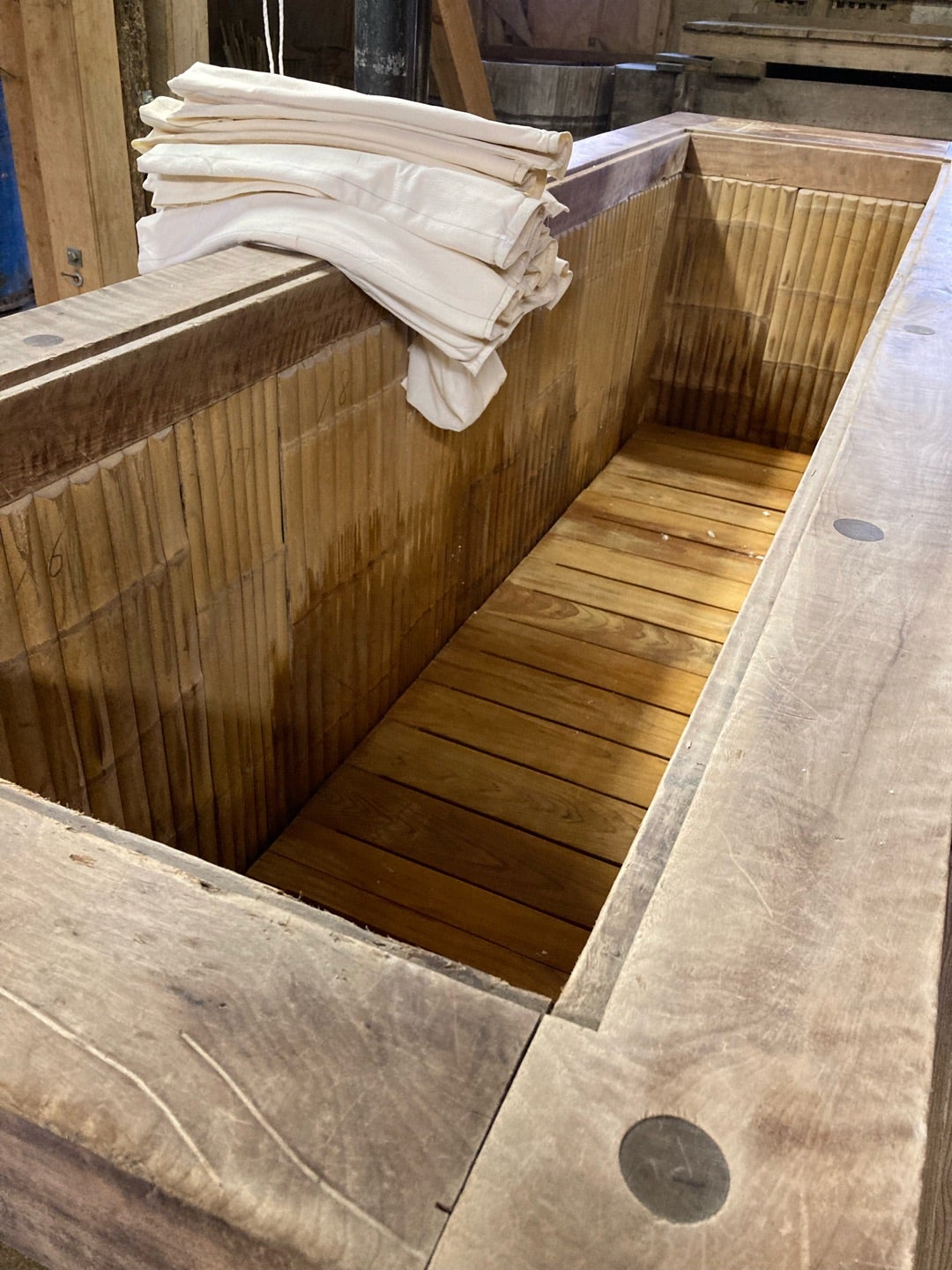 写真：こだわりの槽搾り①