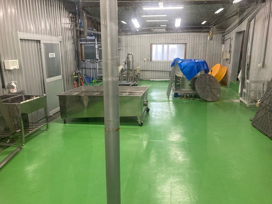 写真：蔵の歴史、造りなどを説明していただきました1