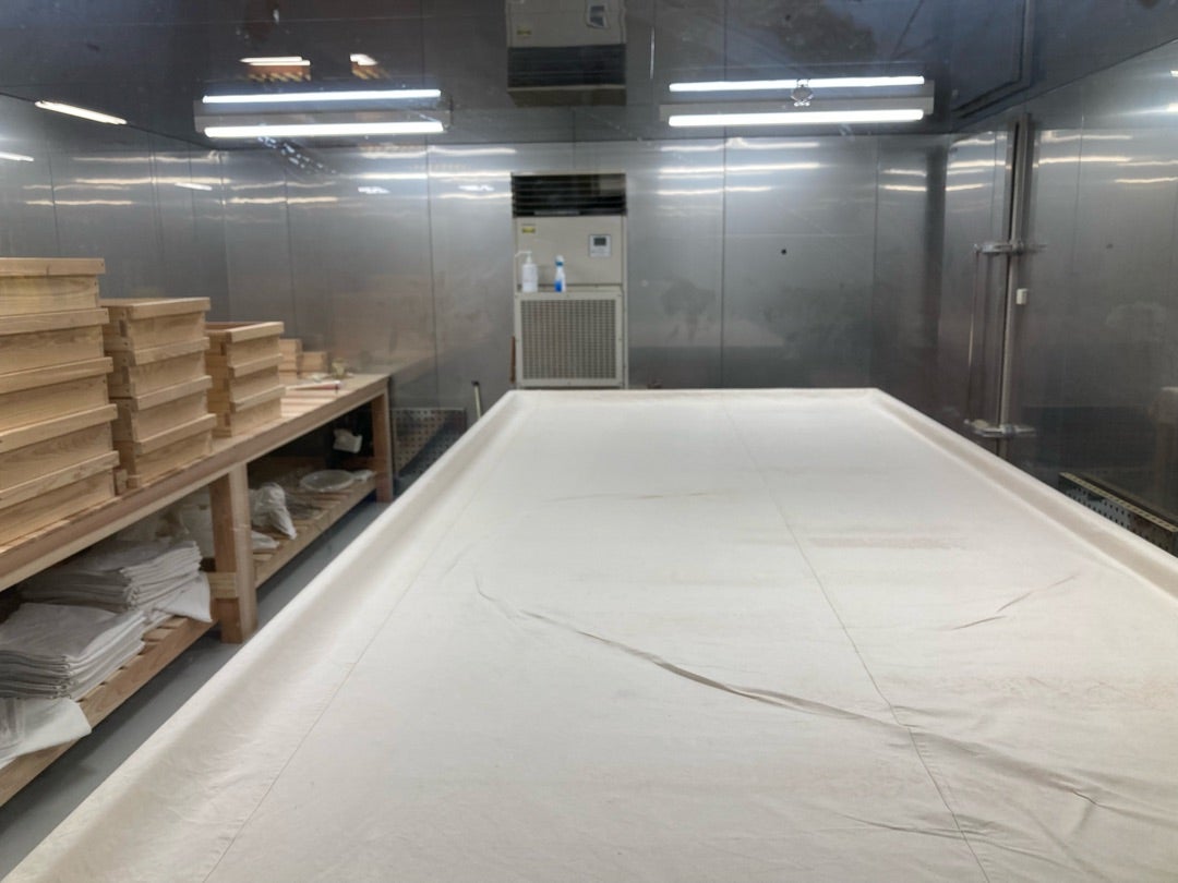 写真：お酒の元、麹を作る部屋